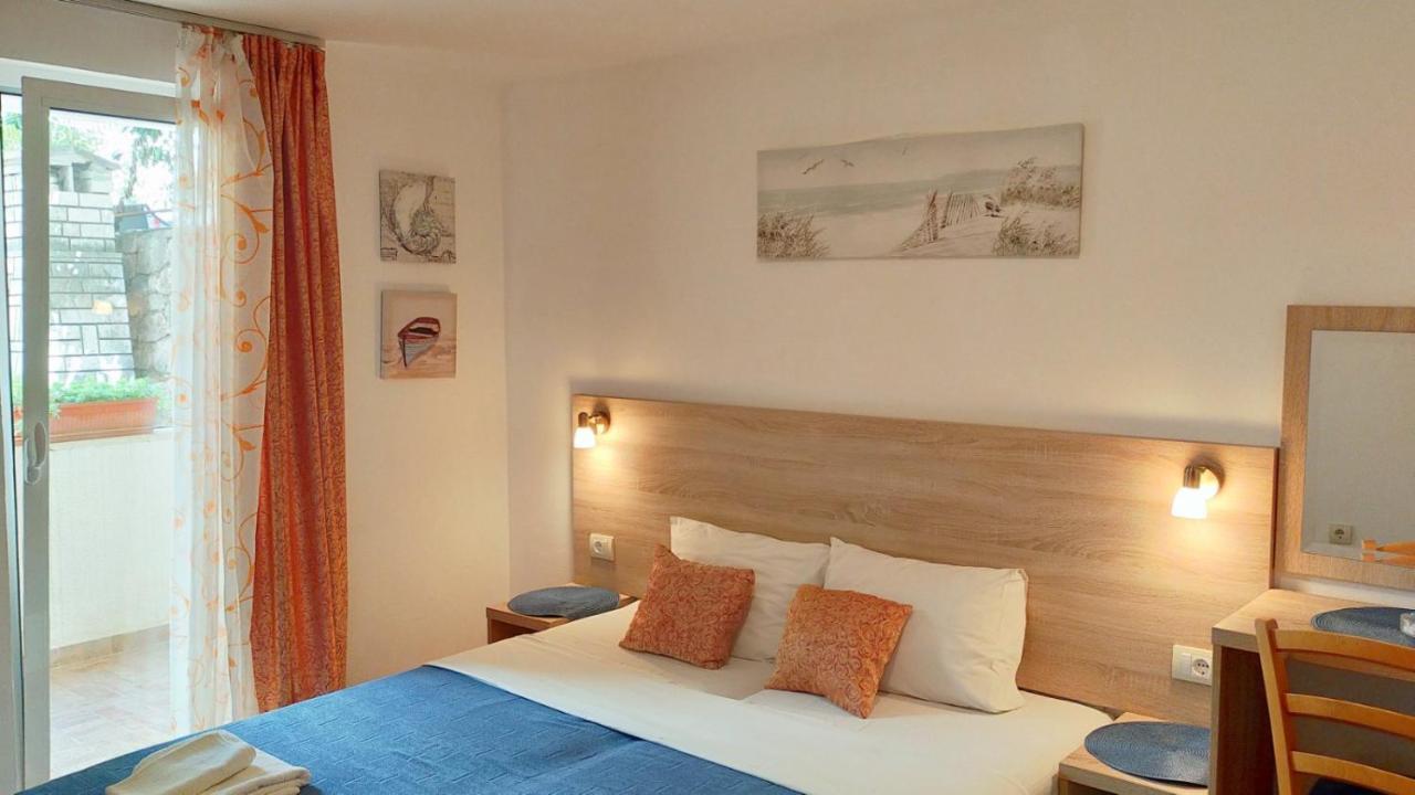 Guesthouse Tri Palme Bečići Екстериор снимка