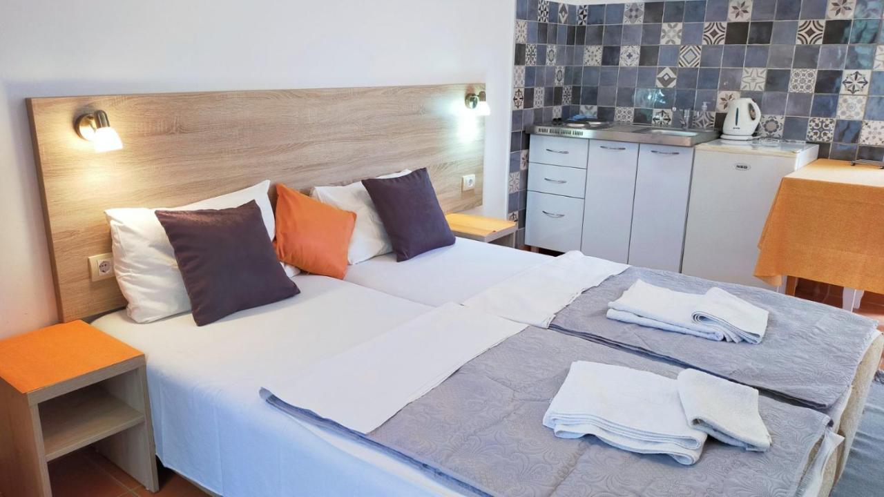 Guesthouse Tri Palme Bečići Екстериор снимка