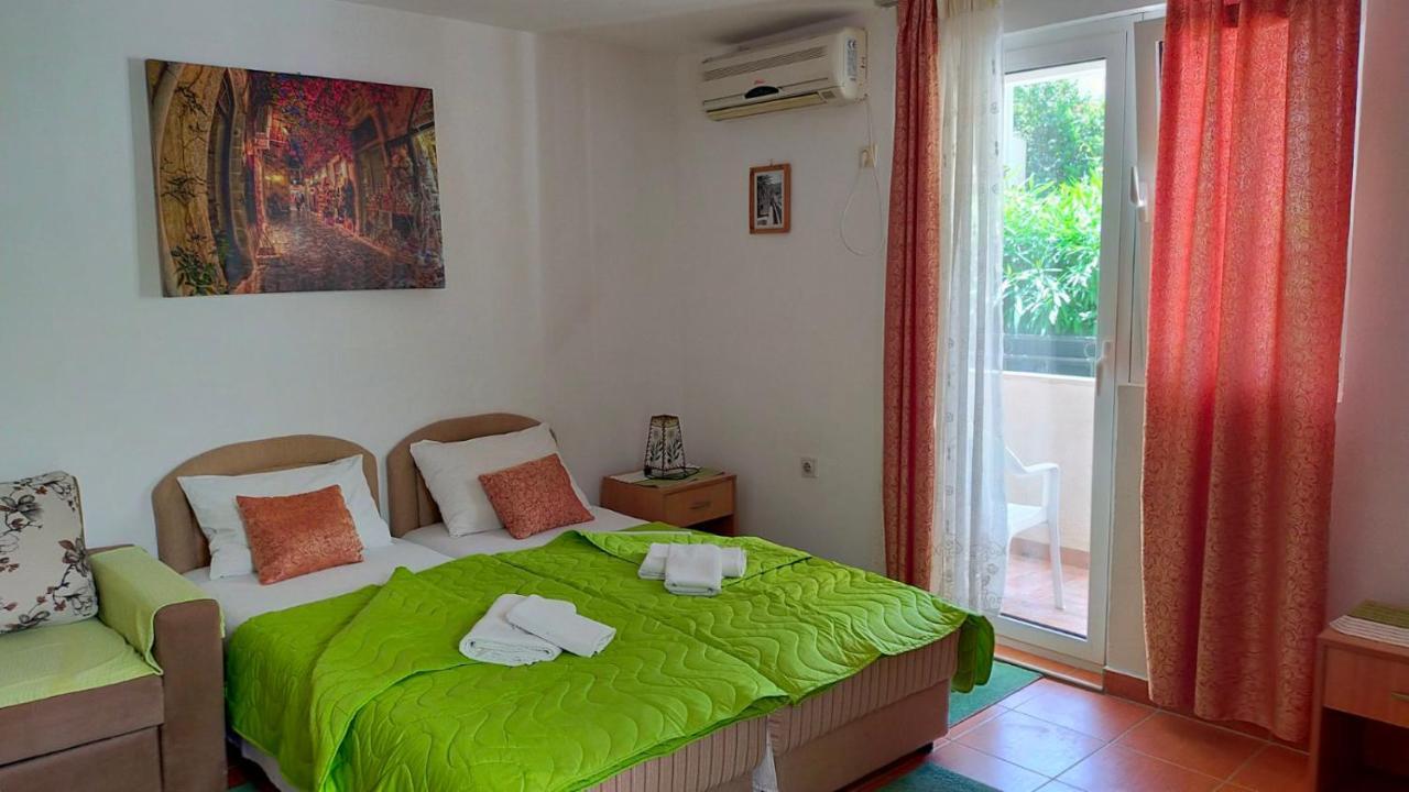 Guesthouse Tri Palme Bečići Екстериор снимка