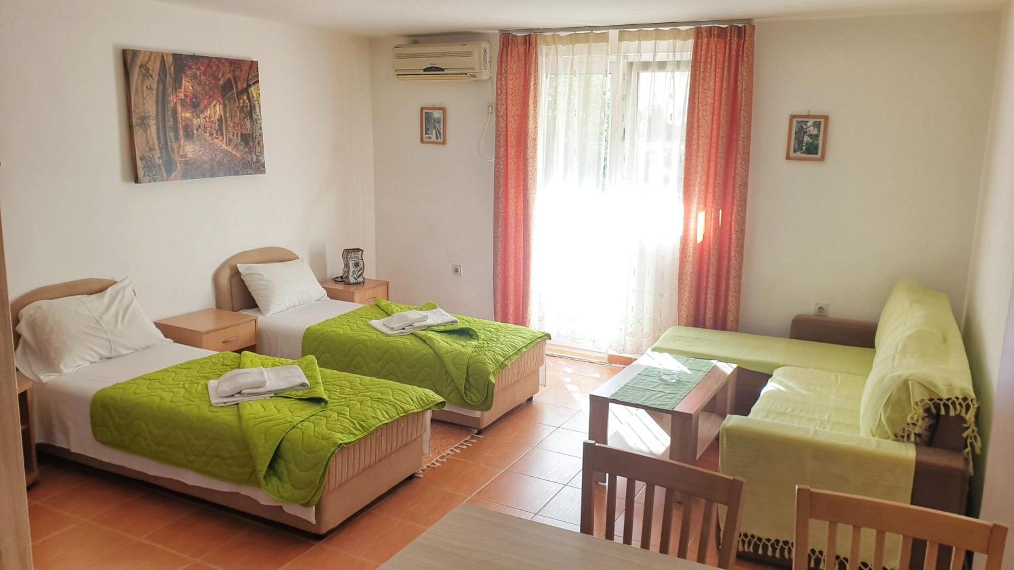 Guesthouse Tri Palme Bečići Екстериор снимка