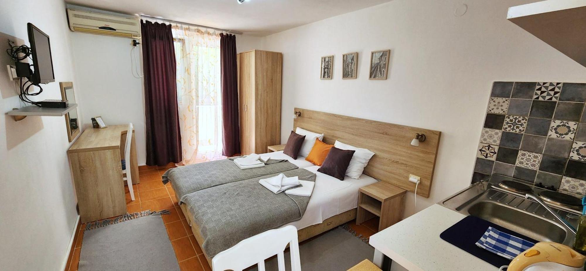 Guesthouse Tri Palme Bečići Екстериор снимка