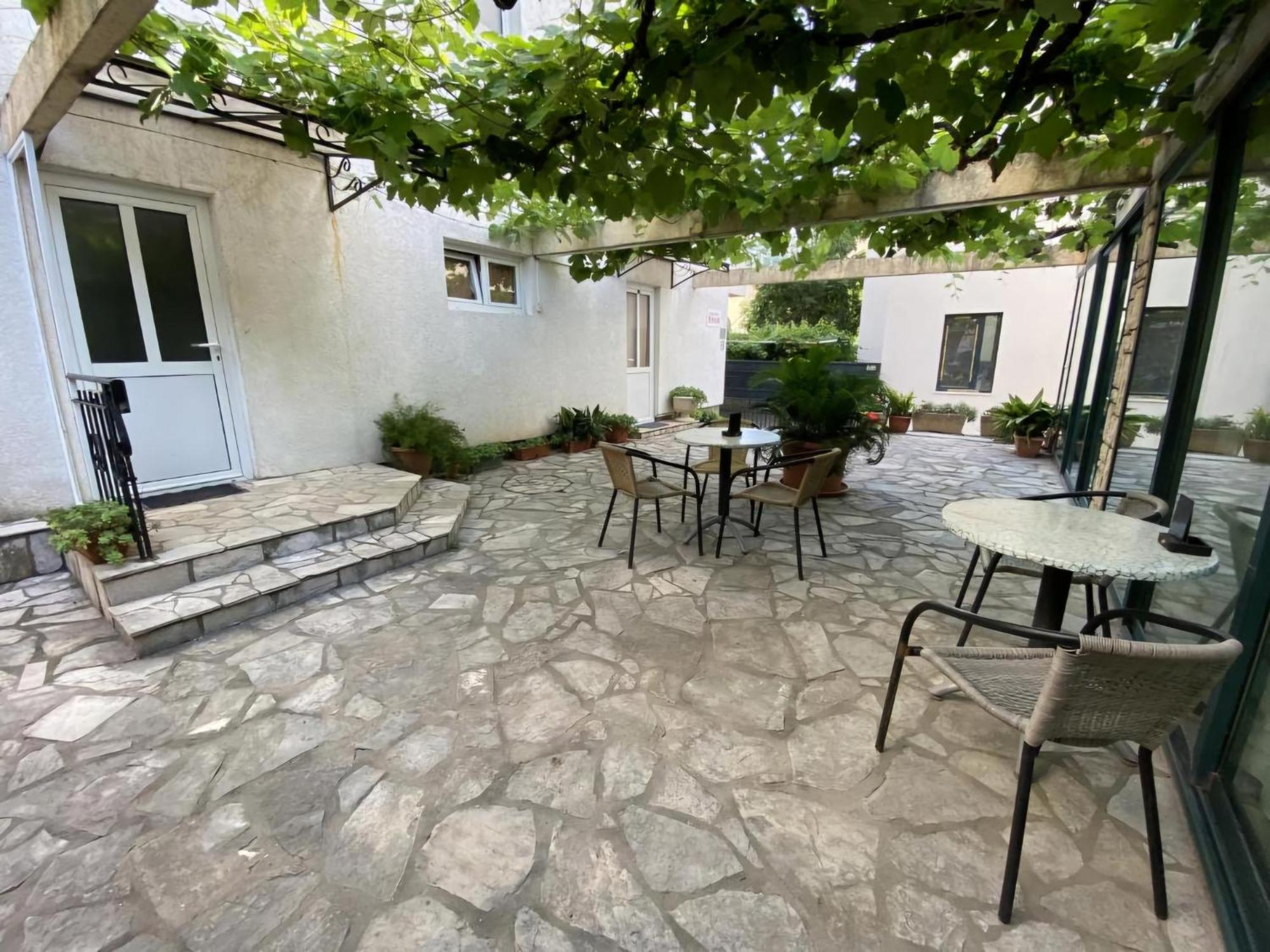 Guesthouse Tri Palme Bečići Екстериор снимка