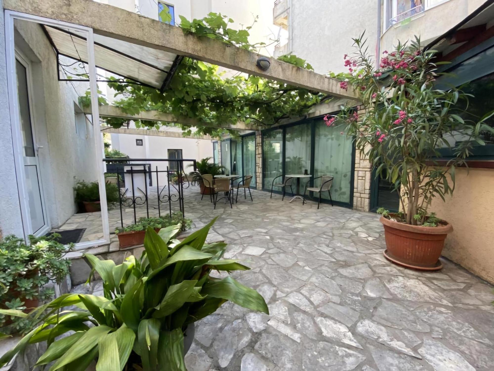 Guesthouse Tri Palme Bečići Екстериор снимка