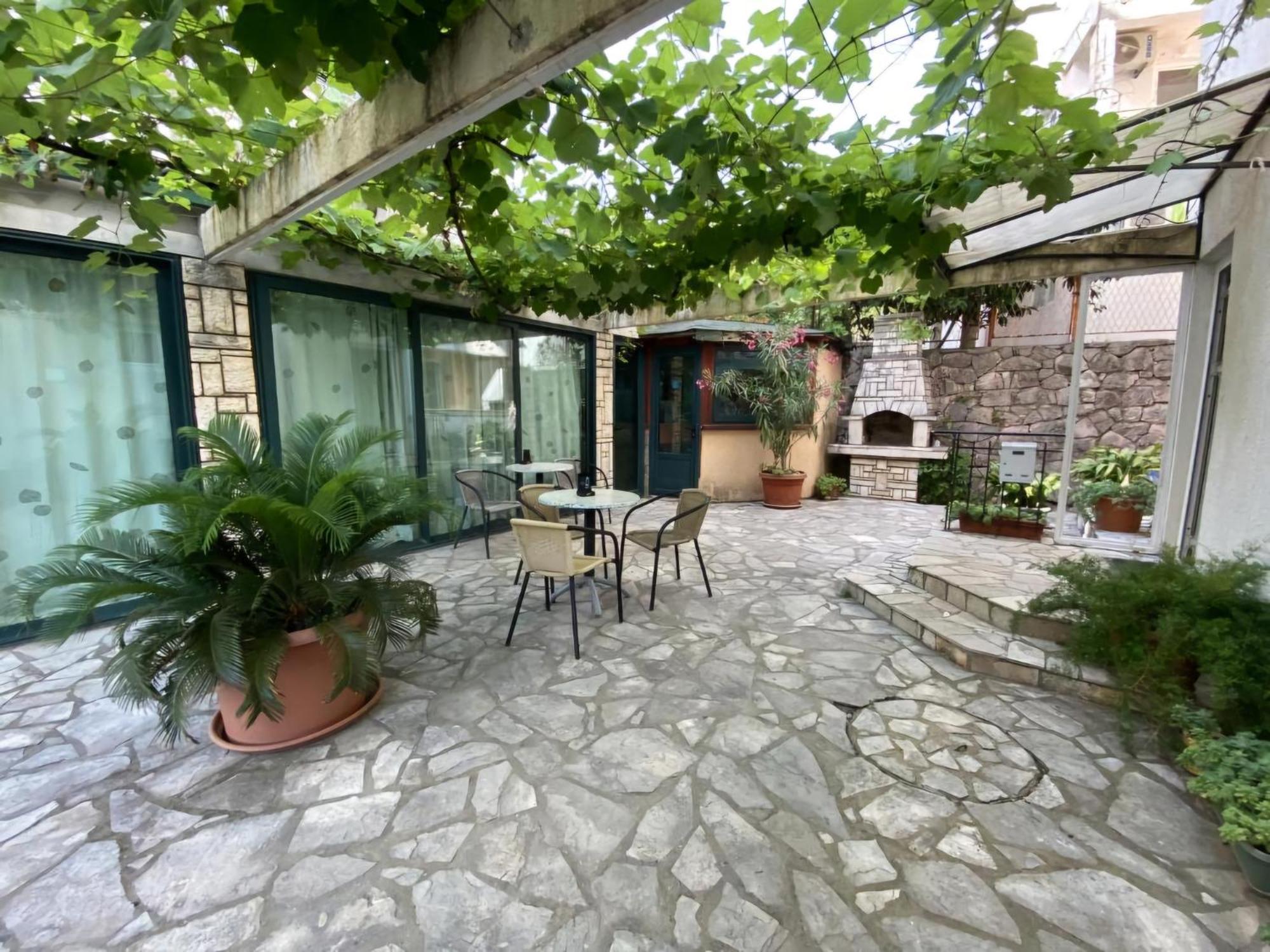 Guesthouse Tri Palme Bečići Екстериор снимка